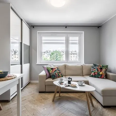 Rent Like - Kniaziewicza 32/34 * Vratislav